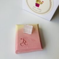 Carimbo de acrílico cereja.