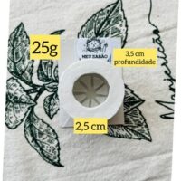 Forma de silicone laranja metade.