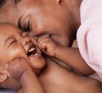 Essência para sabonete glicerinado Mamãe e bebê- 100g.