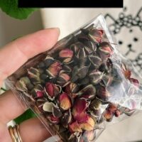 Botões de mini rosas vermelhas - 10g.