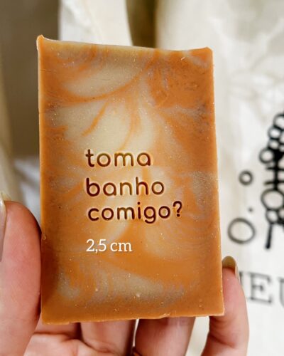 Carimbo de acrílico “toma banho comigo?”.